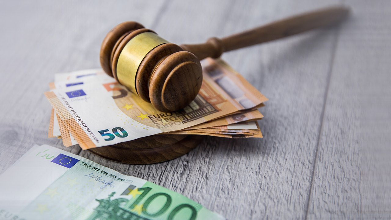 OCU te explica cómo reclamar menos de 2.000 euros en juicio sin abogado